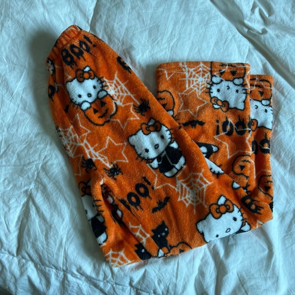 Hello Kitty Orange Halloween Pajama Set